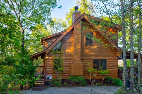 Fall Under the Spell of Pigeon Forge's Captivating Mountain Cabins
